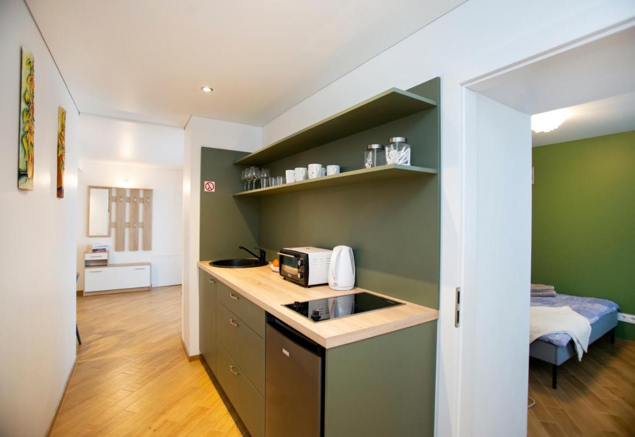 Groundfloor Apartment On The Green Hill Kaunas Exterior foto